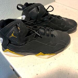 Men’s Jordan’s size 9 women’s size 11